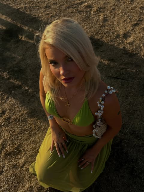 Sophia Roe na letnom festivale